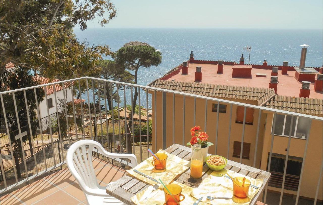 2 Bedroom Amazing Apartment In Tossa De Mar Exterior photo